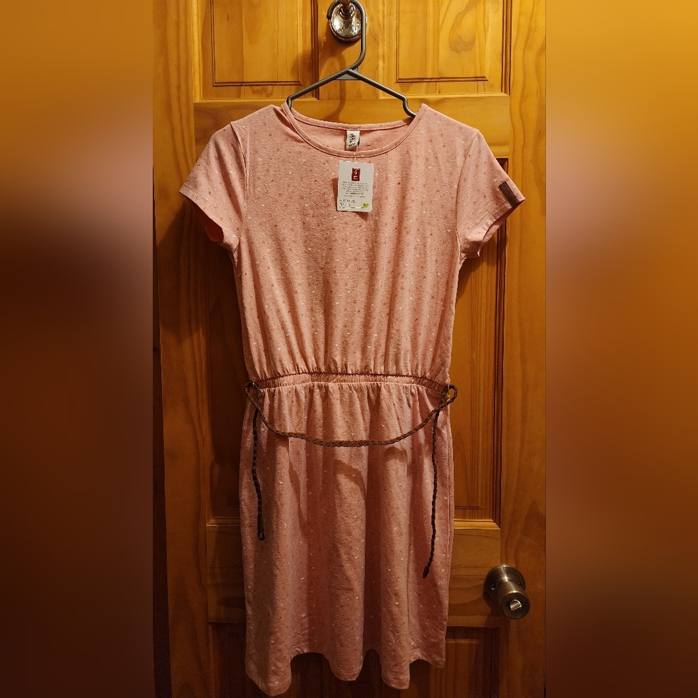 𝒞𝓊𝓉ℯ 𝒫𝒶𝓉𝓉ℯ𝓇𝓃ℯ𝒹 ℒ𝒾ℊ𝒽𝓉 𝒫𝒾𝓃𝓀 𝒟𝓇ℯ𝓈𝓈